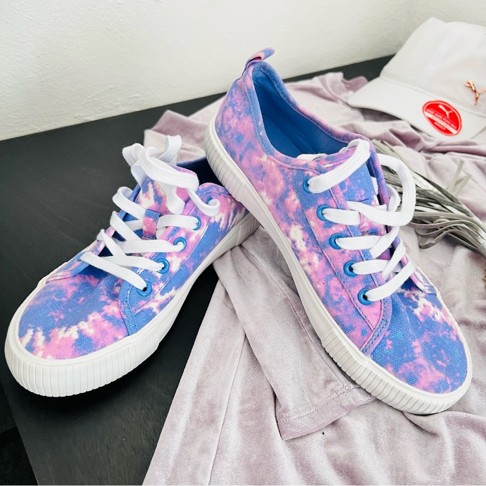 NWT tye dyed cat &jack tenis kids 5